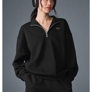 ALO Yoga Women's Black Accolade 1/4 ZIP
